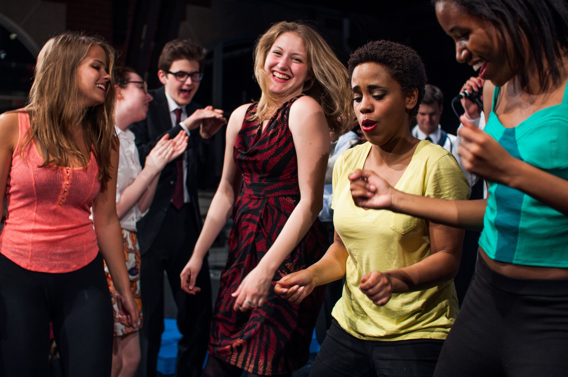 That Thing You Do stage ensemble reacting together during a performance.
